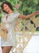 Ажурная шаль крючком из квадратных мотивов, фото