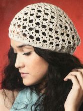Бежевый ажурный берет крючком, фото