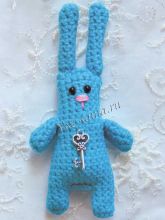 Заяц-ключник - игрушка амигуруми, фото