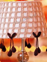 Бежевый абажур с вишенками