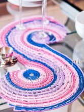 Салфетка крючком - веселая радуга