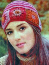 Шапочка крючком с цветочным мотивом