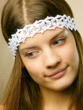 Узкая ажурная повязка крючком