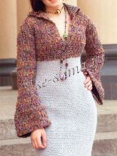 Двухцветное платье из толстой пряжи