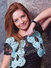 Голубой жилет из ажурных мотивов