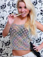 Секционно окрашенный ажурный топ