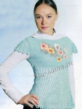 Светло-голубая кофточка с вышивкой, фото