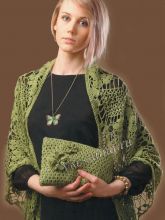 Зеленая шаль и клатч крючком с цветами