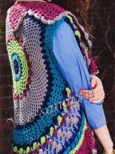 Жилет крючком с зубчатым бордюром