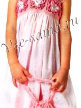 Платье, сумочка и шлепанцы