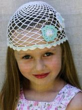 Шапочка крючком жемчужная