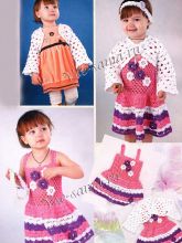 Трехцветное платье с цветочками и белое ажурное болеро