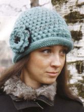 Двухслойная шапочка с цветком, фото