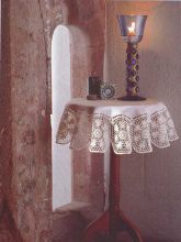 Круглая скатерть с кружевным краем, фото