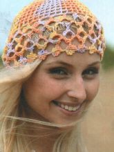 Пестрая шапочка крючком