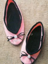 Розовые тапочки крючком с бантом