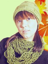 Шапочка и шарф крючком из однотонной пряжи, фото