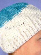 Шапочка крючком с рельефным узором