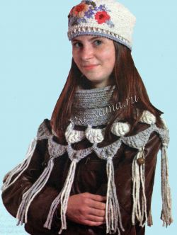 Шапочка с вышивкой и шарф-воротник, фото