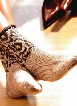 Носки с леопардовым узором