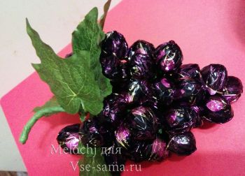 МК - Виноградная гроздь из конфет, фото