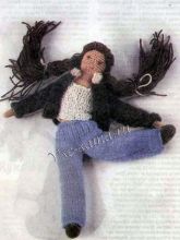 Кукла с модным гардеробом - вязаная игрушка