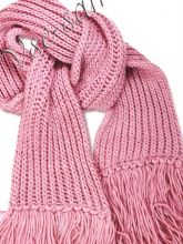 Шапочка и шарф с кистями