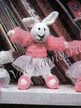 Зайчики-балерины - вязаные игрушки