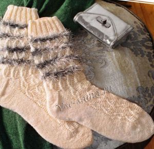 Белые носки с бахромой, фото