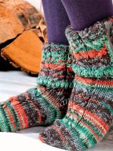 Носки, связанные узором со снятыми петлями, фото