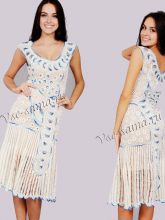 Белое с голубой изюминкой платье, фото