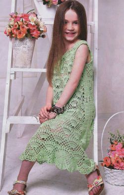 Детское зеленое платье на 7-8 лет