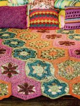 Покрывало из шестиугольных мотивов, фото