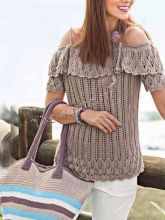 Ажурный топ в стиле Кармен и сумка, фото