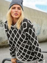 Черно-белый пуловер с решетчатым узором