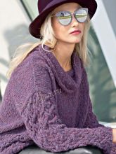 Ежевичный пуловер с ажурным узором из кос, фото