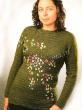 Простой пуловер с вышивкой, фото