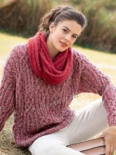 Пуловер и шарф-петля кораллового и песочного цветов, фото