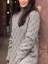 Пуловер с узором из ромбов спицами, фото