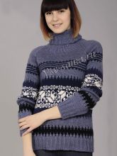 Пуловер с жаккардовым узором и воротником гольфом, фото модели