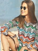 Связанный крючком пуловер с зубчатым узором