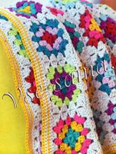 Плед из цветочных мотивов, фото