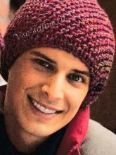 Шапка, связанная резинкой по диагонали, фото