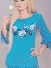 Голубой пуловер с вышивкой, фото