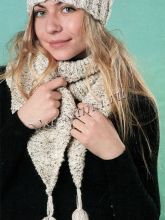 Шапка и шарф с кистями, фото