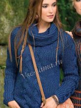 Синий пуловер и снуд, фото