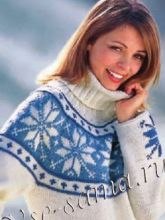 Бело-голубой пуловер с круглой кокеткой, фото