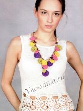 Белый топ с цветочной тесьмой