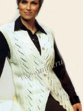 Белый удлиненный жилет спицами