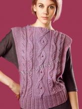 Безрукавка с рельефными узорами спицами